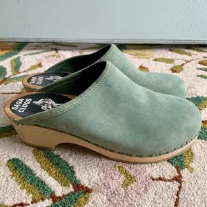 Women's Swedish Green Leather + Wood Clogs